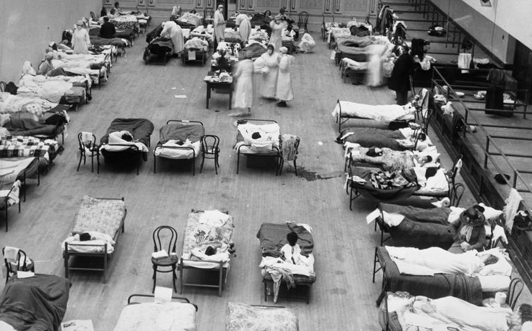 Enfermaria com pacientes da gripe espanhola em 1918